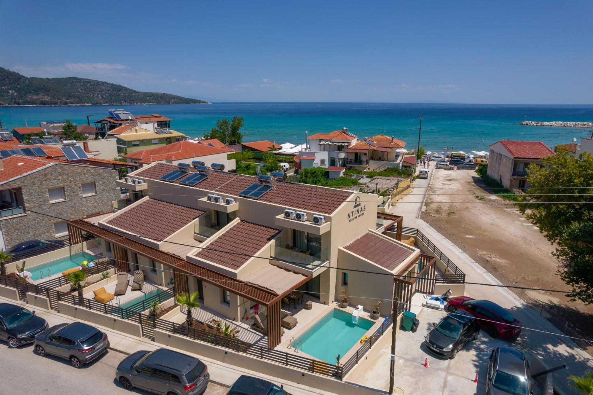 Ntinas Seaside Villa *